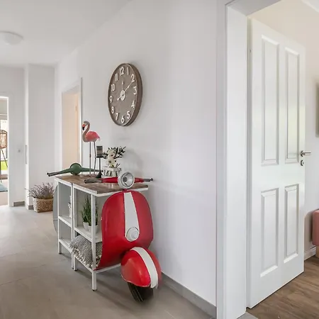 Flamingo Bay In Apartment