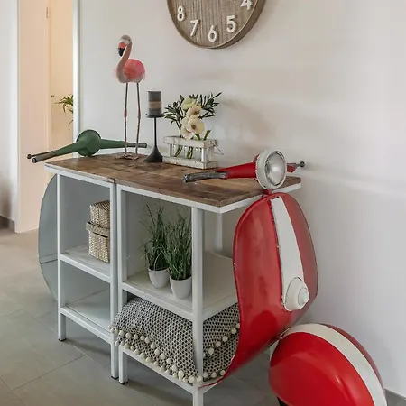 Flamingo Bay In Apartment
